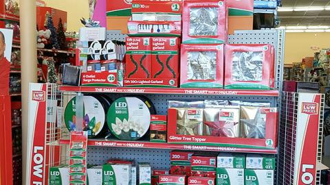 Family Dollar 'The Smart Way to Holiday' Endcap