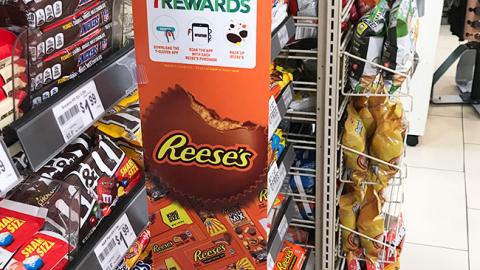 7-Eleven Reese's 'Get the 7th Free' Violator