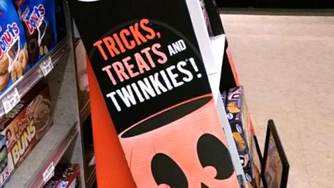 Hostess 'Tricks, Treats and Twinkies' Floorstand